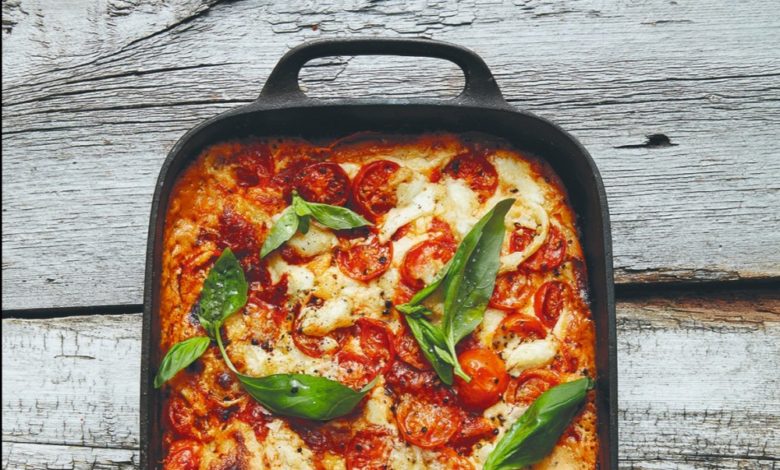 Tinas lasagne «pronto» med tomat, salami og basilium