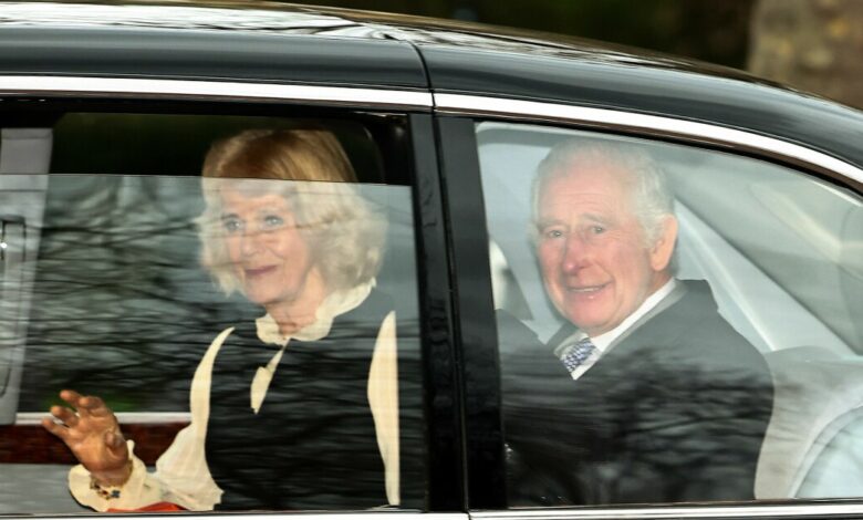 Prins Harry reiser til Storbritannia etter nyheten om kong Charles’ kreft