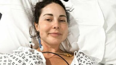 Louise Thompson ble alvorlig syk på ferie