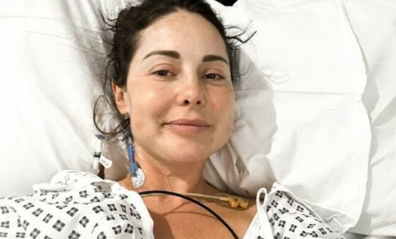 Louise Thompson ble alvorlig syk på ferie