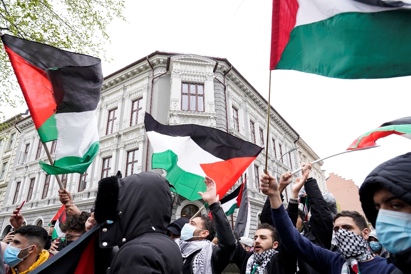 Flere hundre demonstrerte ved den israelske ambassaden i Oslo – Dagsavisen