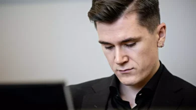 Da bryter han med Gjert