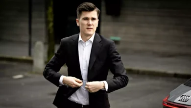 – Alt annet enn komisk