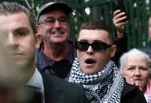 Britisk domstol avviser terrortiltale mot rapperen Mo Chara