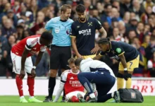 Martin Ødegaard skadet kneet mot West Ham.