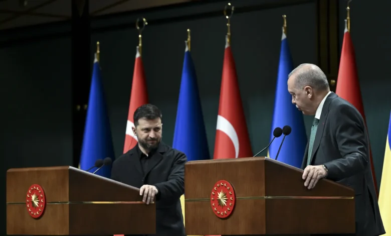 Tyrkia: Våpenhvile mellom Russland og Ukraina er nødvendig før samtaler om mulig styrkebidrag Tyrkia: Våpenhvile mellom Russland og Ukraina er nødvendig før samtaler om mulig styrkebidrag