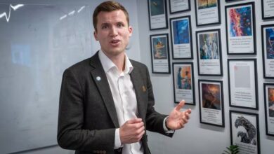 5000 kroner til den som tipsar om rett person