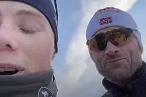 – Hadde tatt fra ham telefonen