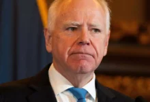 Halvor Egner Granerud reiser hjem fra skiflygings-VM i Oberstdorf. Han er i sorg etter dødsfallet til farmoren.