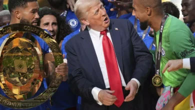 Trump skal overrekke trofeet i VM