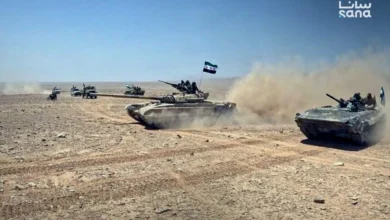 Den syriske hæren erklærer SDF-posisjoner som «legitime mål» etter «massakrer» Den syriske hæren erklærer SDF-posisjoner som «legitime mål» etter «massakrer»