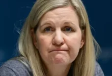 – Noen må få sparken