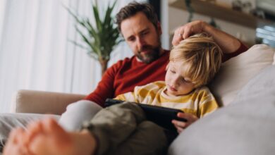 Helsedirektoratet ber foreldre begrense skjermtid