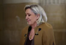 Le Pen sier hun ikke stiller som presidentkandidat dersom hun må bære elektronisk fotlenke