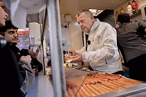 Bernt Hulsker er bekymret under tre måender før fotball-VM.