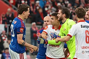 Fyrer løs etter skalp: – Største idioten