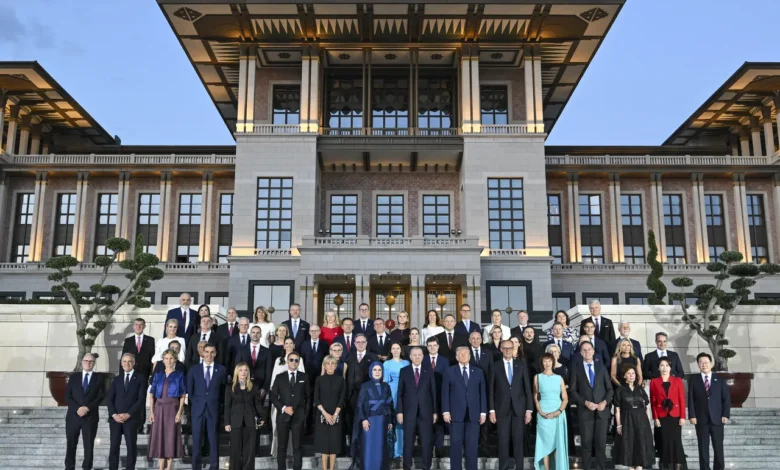 Erdoğan var vertskap for mottakelse og gallamiddag for NATO-lederne i Ankara Erdoğan var vertskap for mottakelse og gallamiddag for NATO-lederne i Ankara