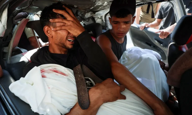 Israel angriper begravelse i Gaza – sørgende blir blant de drepte Israel angriper begravelse i Gaza – sørgende blir blant de drepte