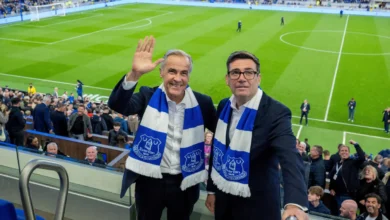 Åpner for skjenk på tribunen