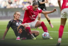 – Fotball eller vannpolo?!