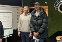 Peter Crouch besøkte Sogndal midt i klubbens krise